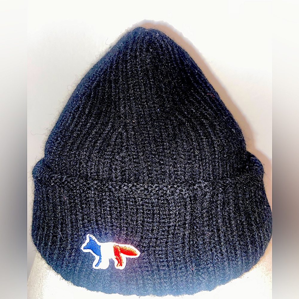 Maison Kitsuné Unisex Black Ribbed Wool Beanie with Tricolor Fox
